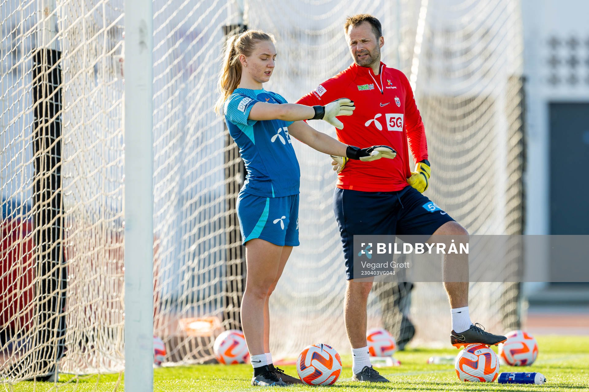 Goalkeeper Sunniva Skoglund and Jon Knudsen, goalkeeper