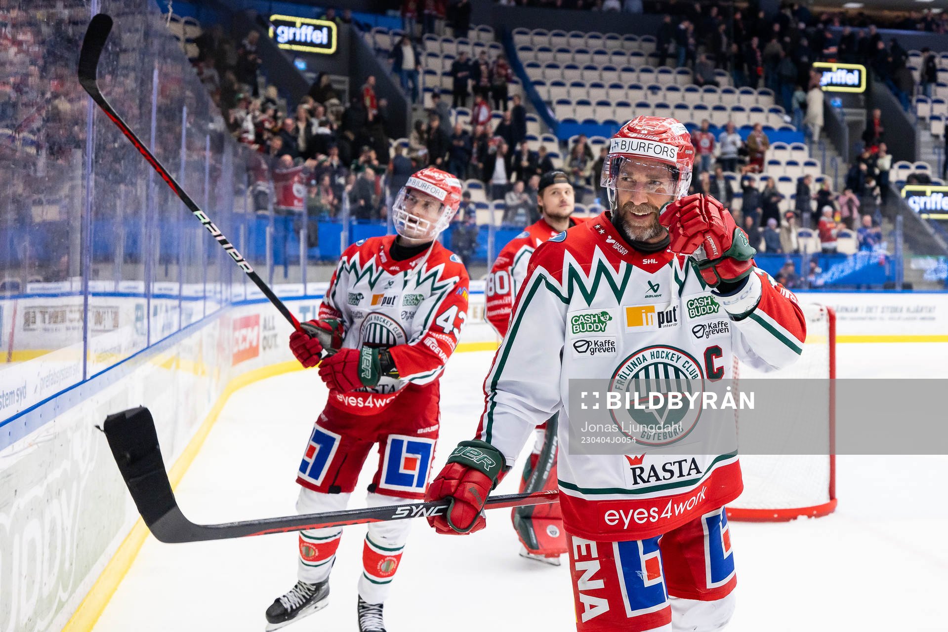 Frölundas Joel Lundqvist jublar framför fansen
