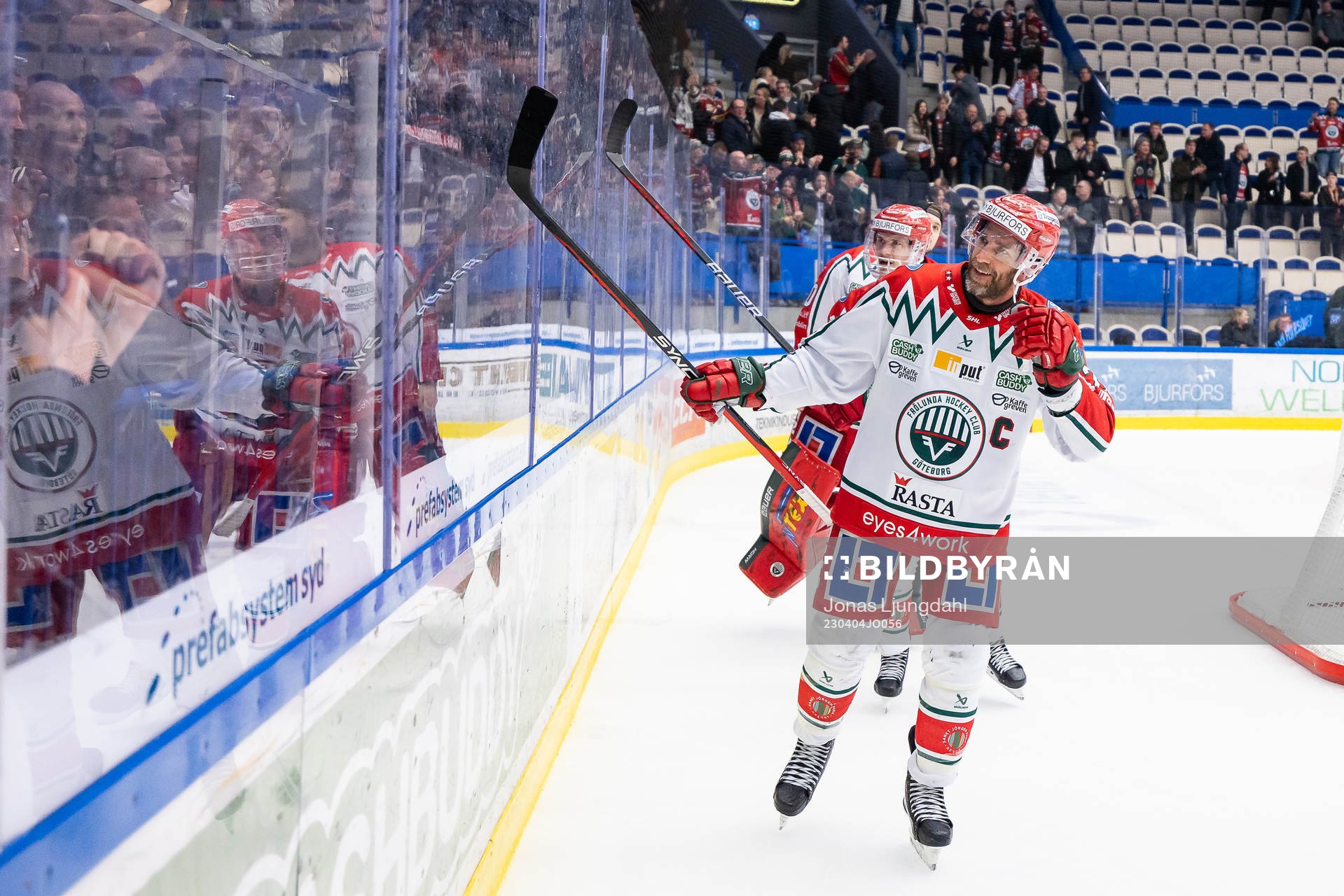 Frölundas Joel Lundqvist jublar framför fansen