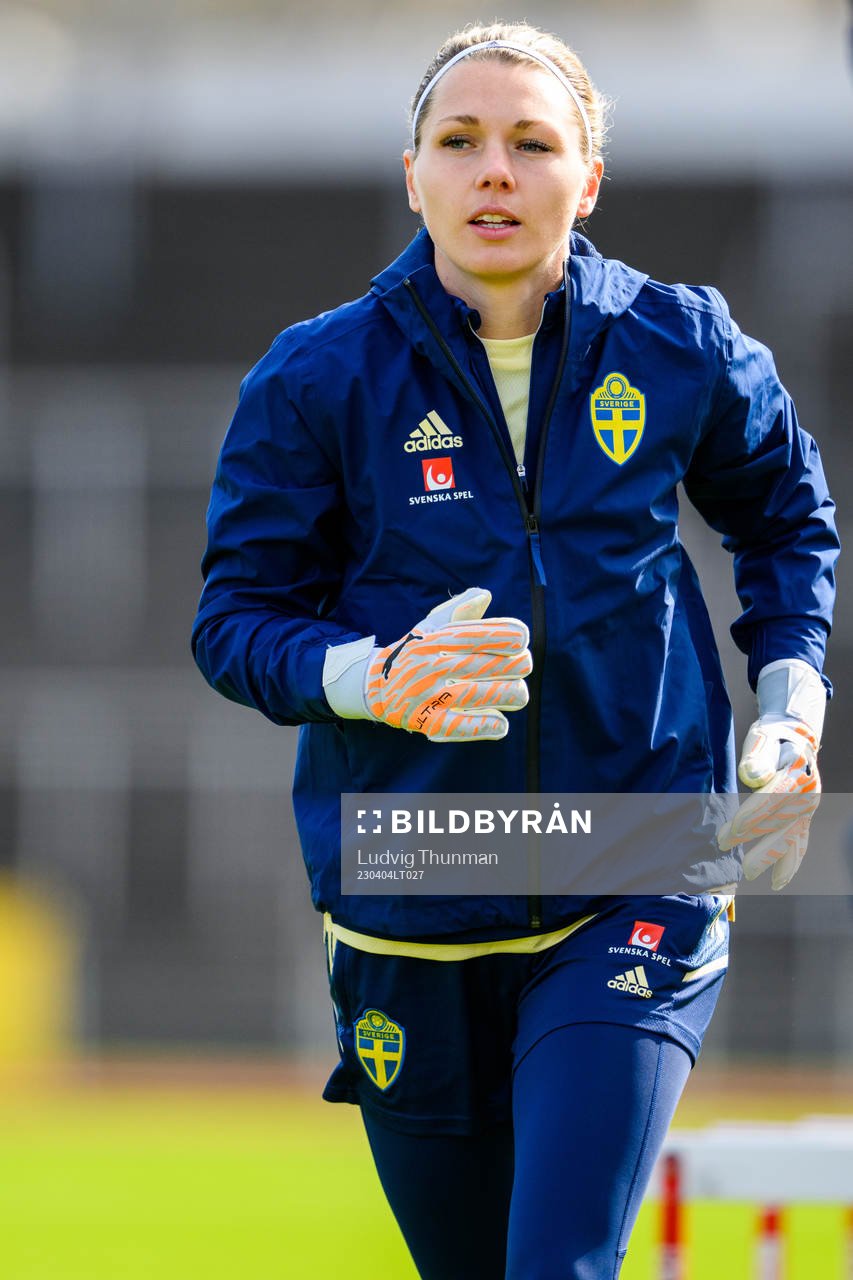 Goalkeeper Jennifer Falk