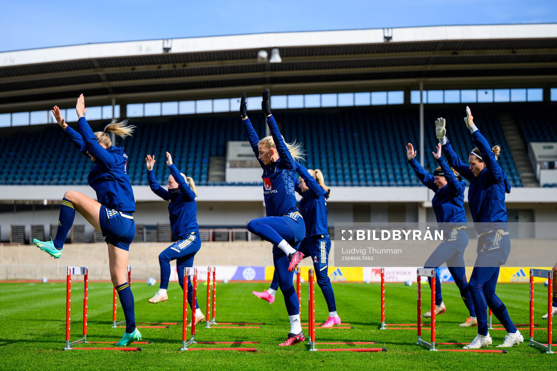 Players warm up