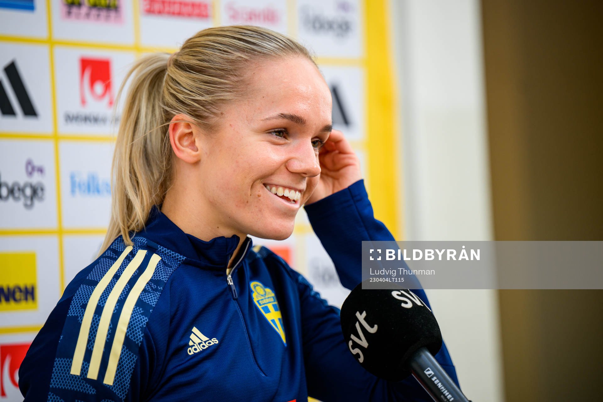 Hanna Lundkvist is interviewed by the media