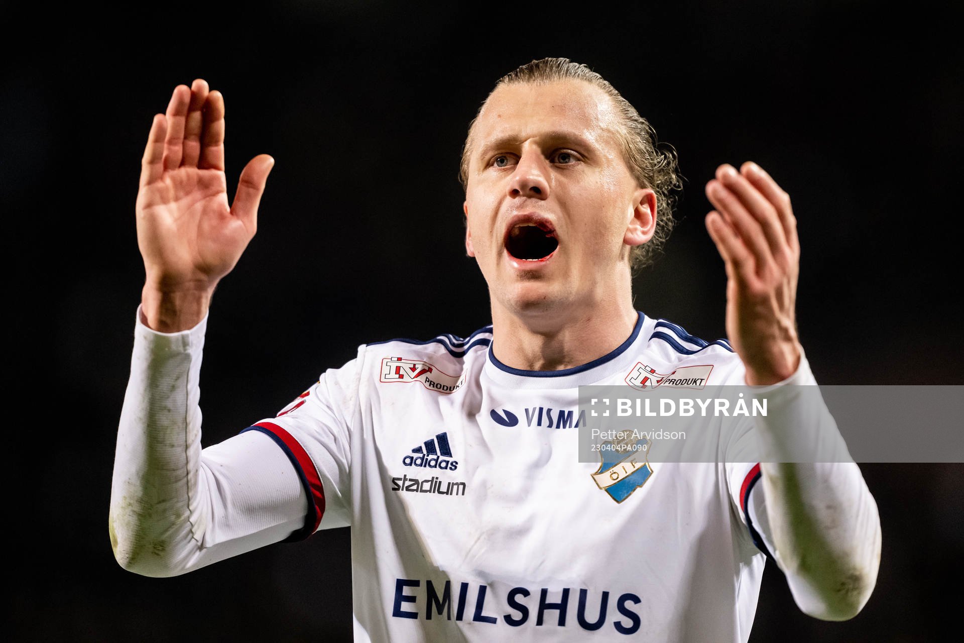 Östers Jesper Jonasson Westermark jublar