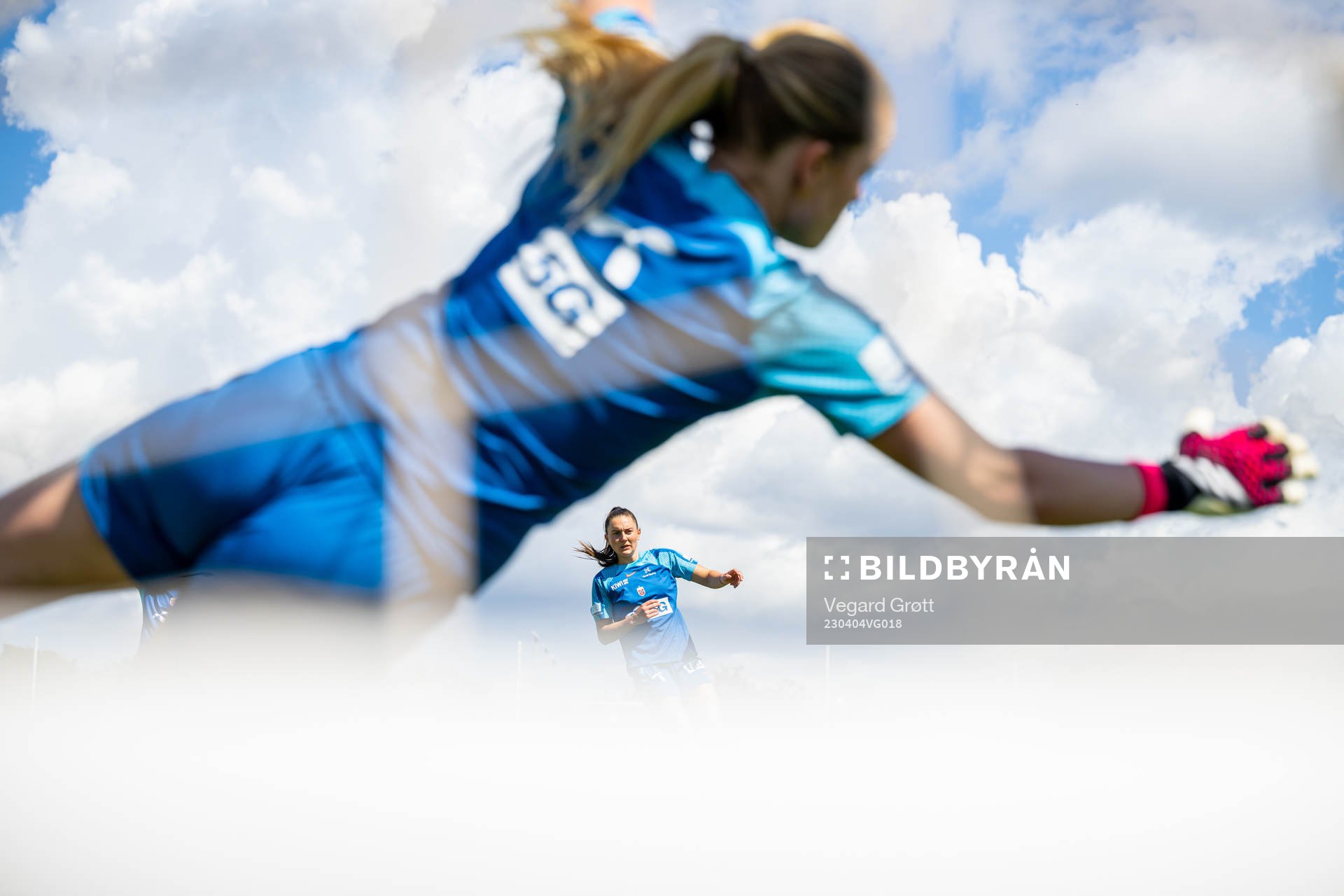 Goalkeeper Guro Pettersen and Vilde Bøe Risa of the