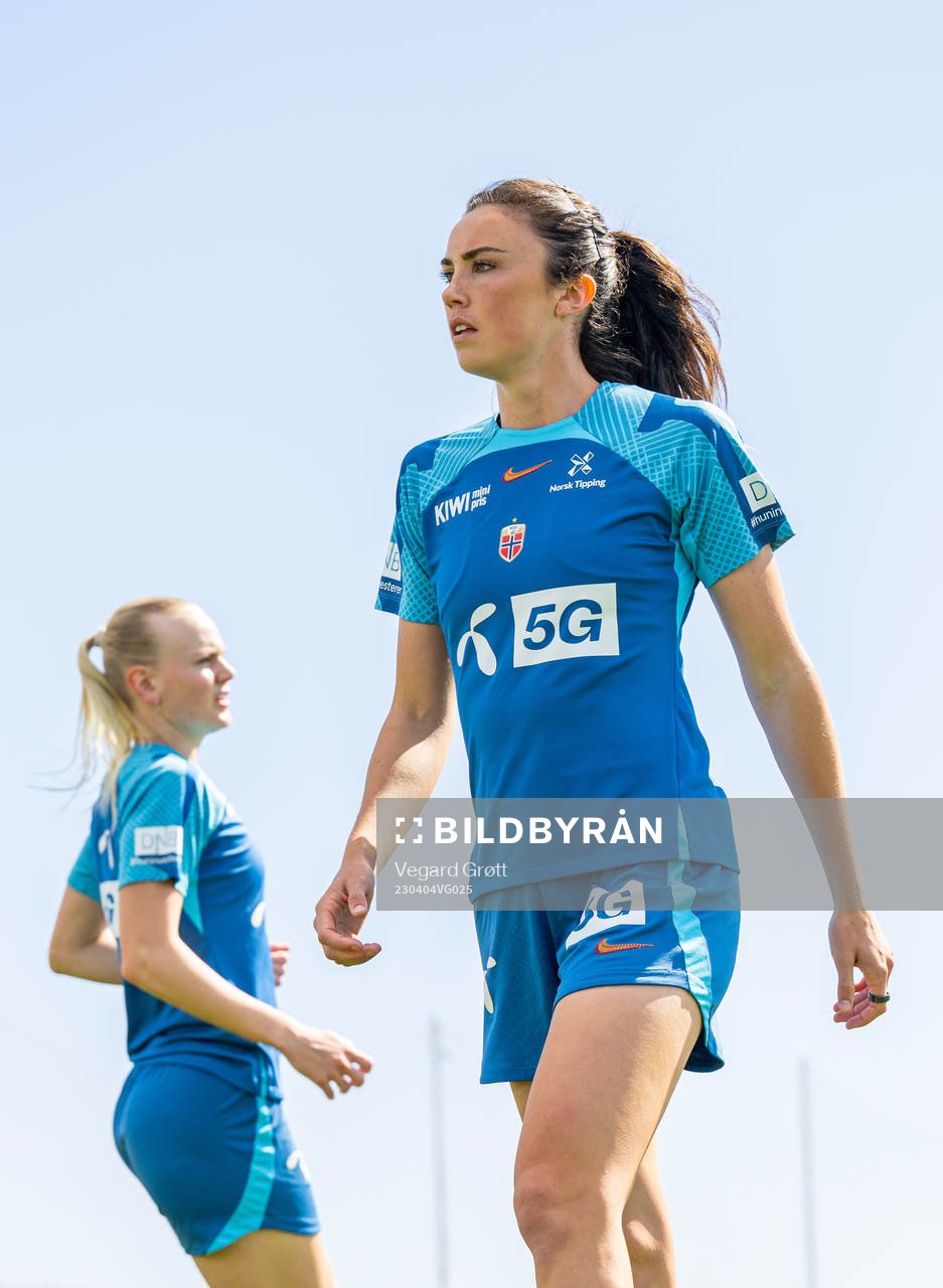 Ingrid Syrstad Engen and Karina Sævik of the Norwegian