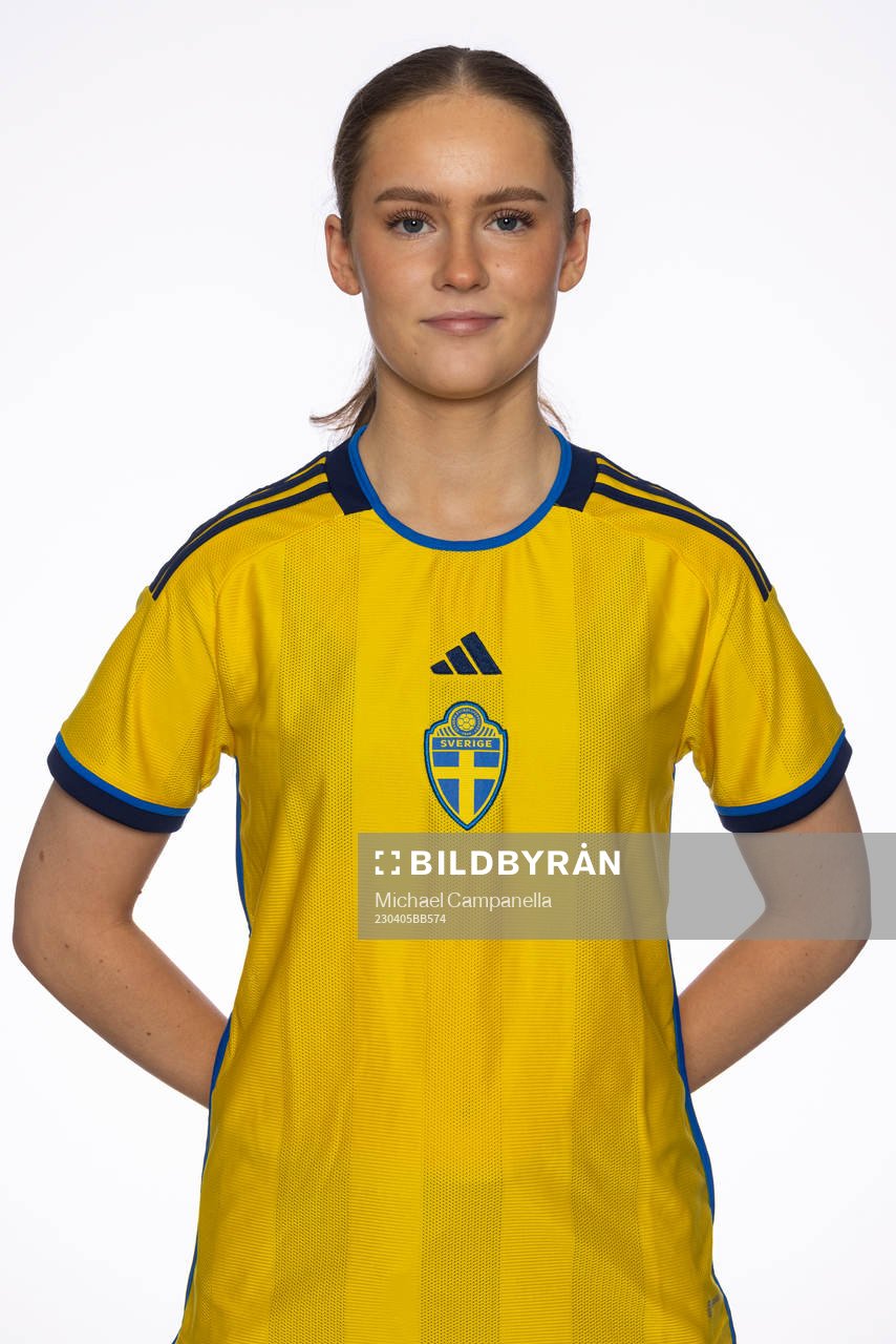 Thea Bäckström