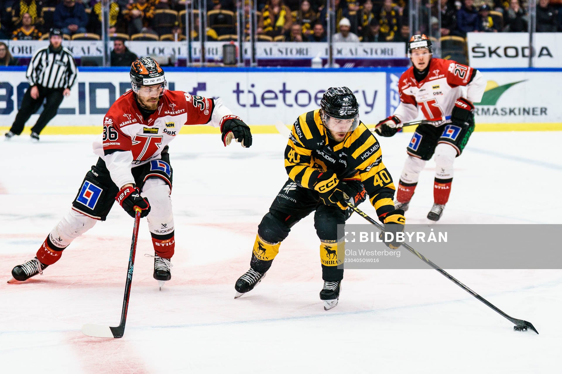 Örebros Emil Larsson och Skellefteås Andreas Wingerli