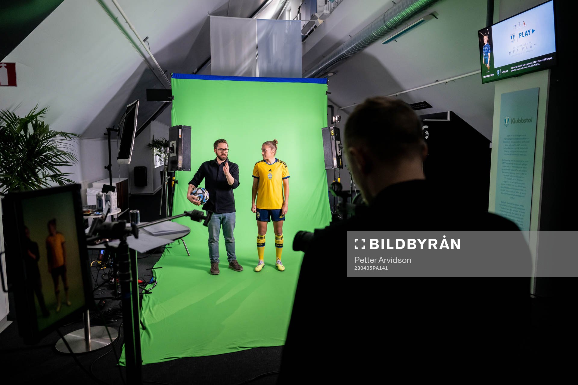 Filippa Angeldahl at a green screen filming with the
