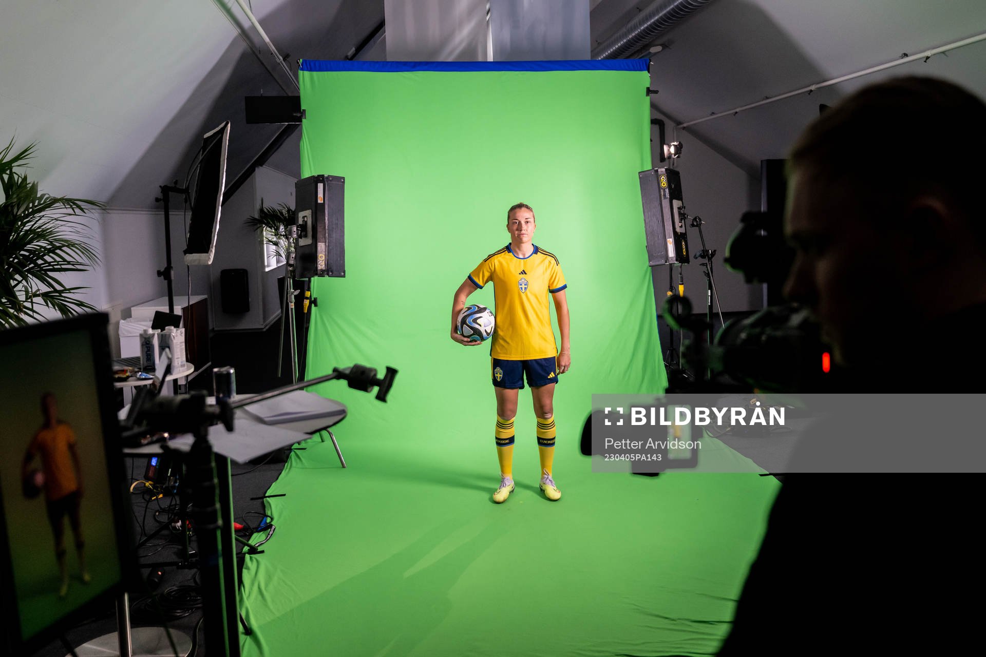 Filippa Angeldahl at a green screen filming with the