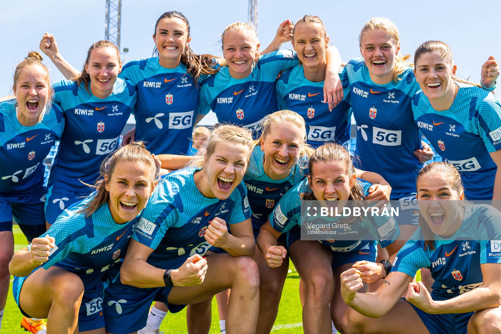 Players of the Norwegian women's national football team celebrate during a training session on April 5, 2023 in Ibiza. Top left: goalkeeper Aurora Mikalsen, Marit Bratberg Lund, Ingrid Syrstad Engen, Frida Maanum, Caroline Graham Hansen, Mathilde Harviken and Maren Mjelde. Front left: Emilie Bosshard Haavi, Ada Hegerberg, Amalie Eikeland, Tuva Hansen and Guro Reiten.