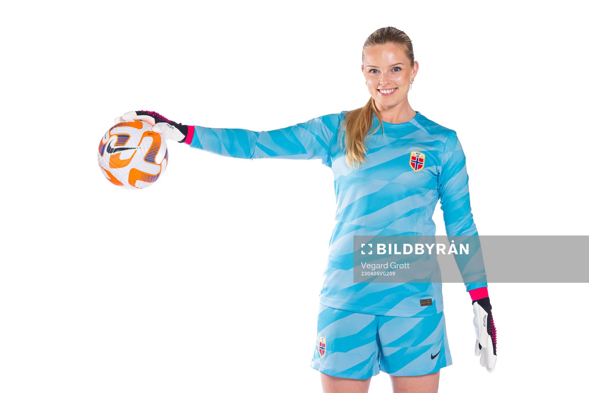 Goalkeeper Guro Pettersen of the Norwegian women’s