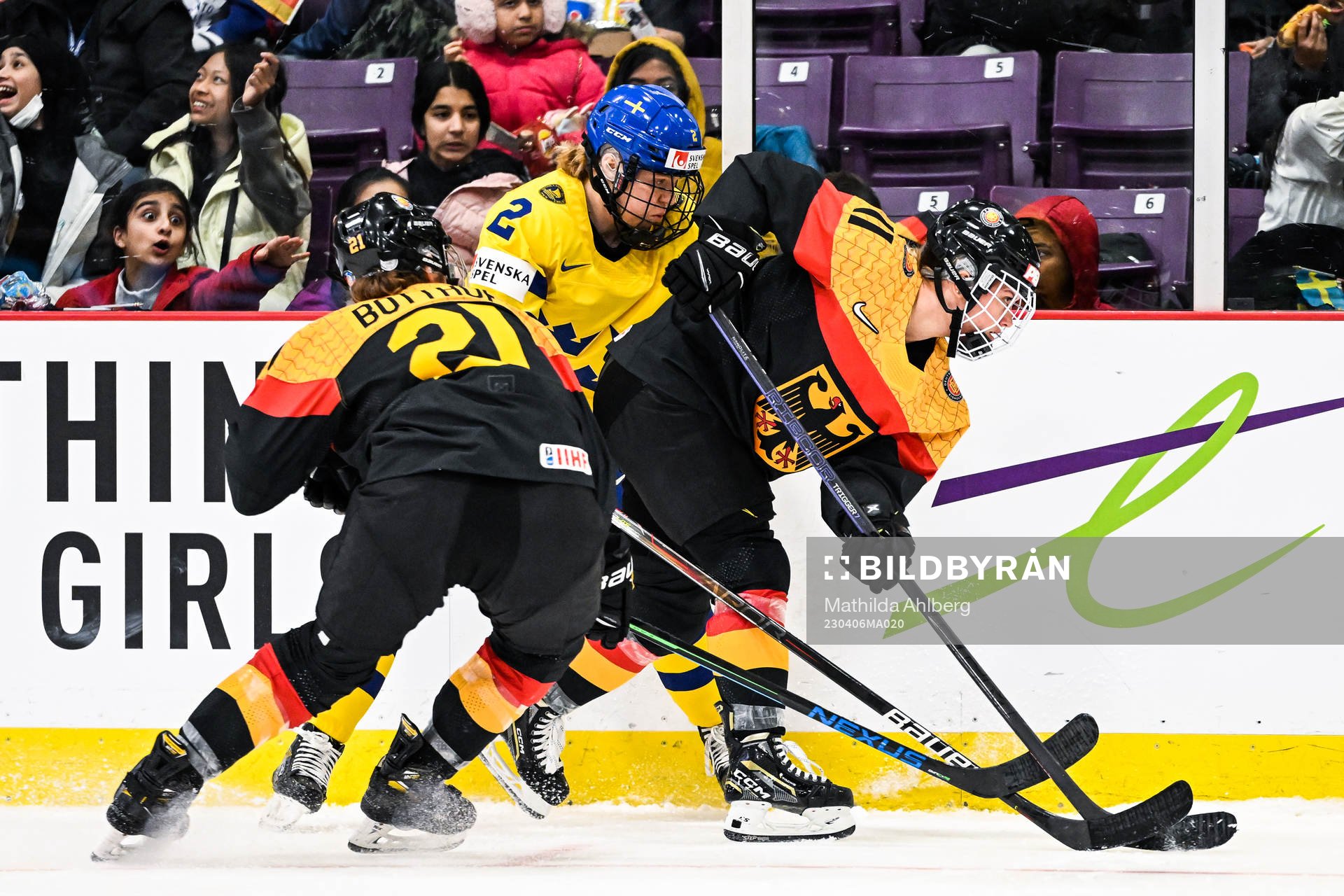 Tabea Botthof and Nicola Eisenschmid of Germany against