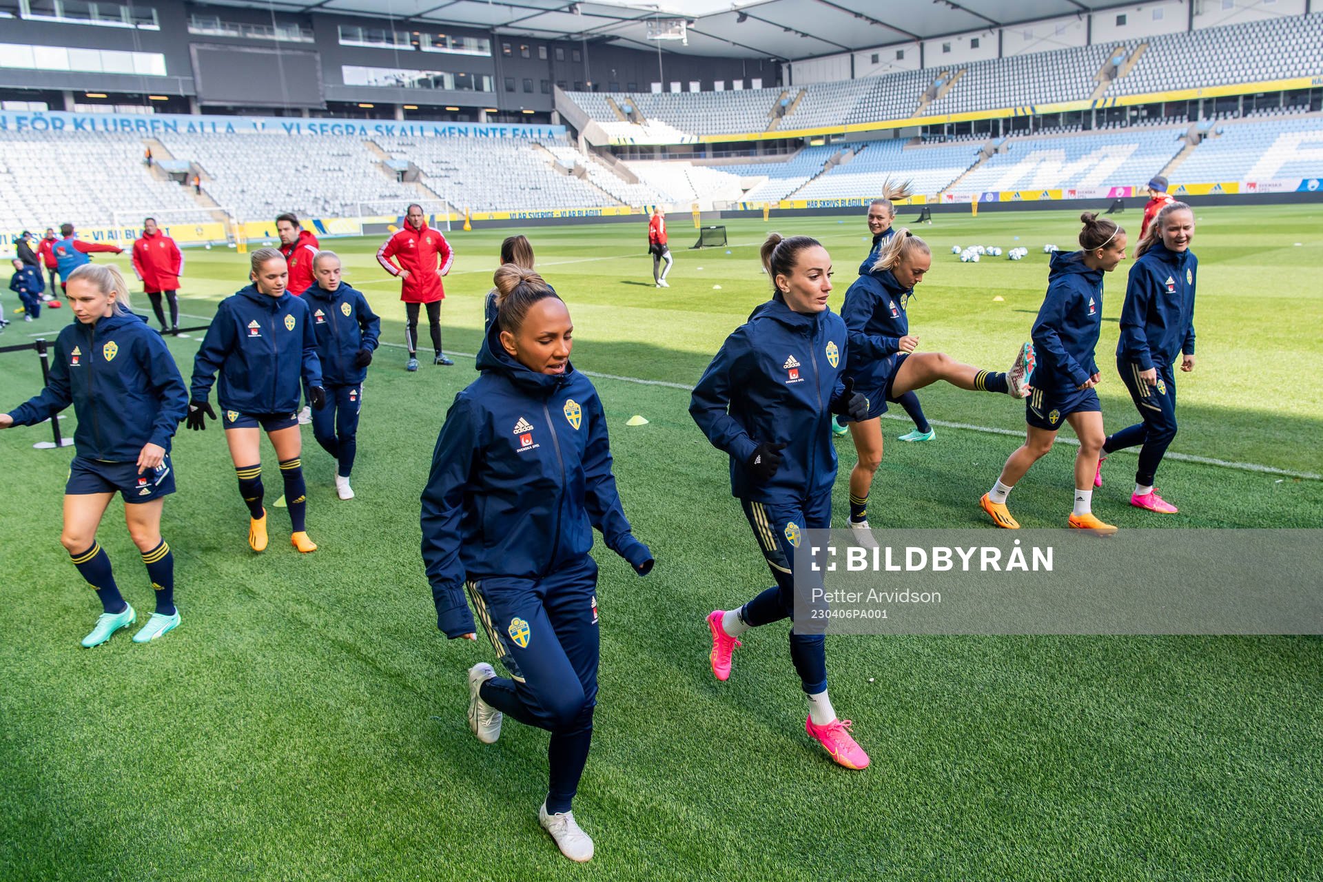 Madelen Janogy and Kosovare Asllani