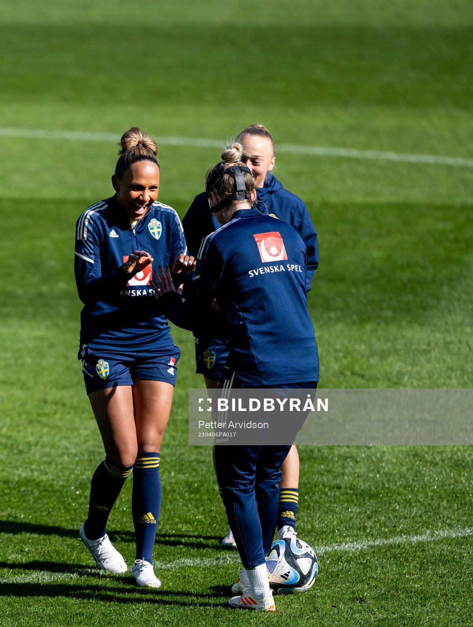 Madelen Janogy and Linda Sembrant