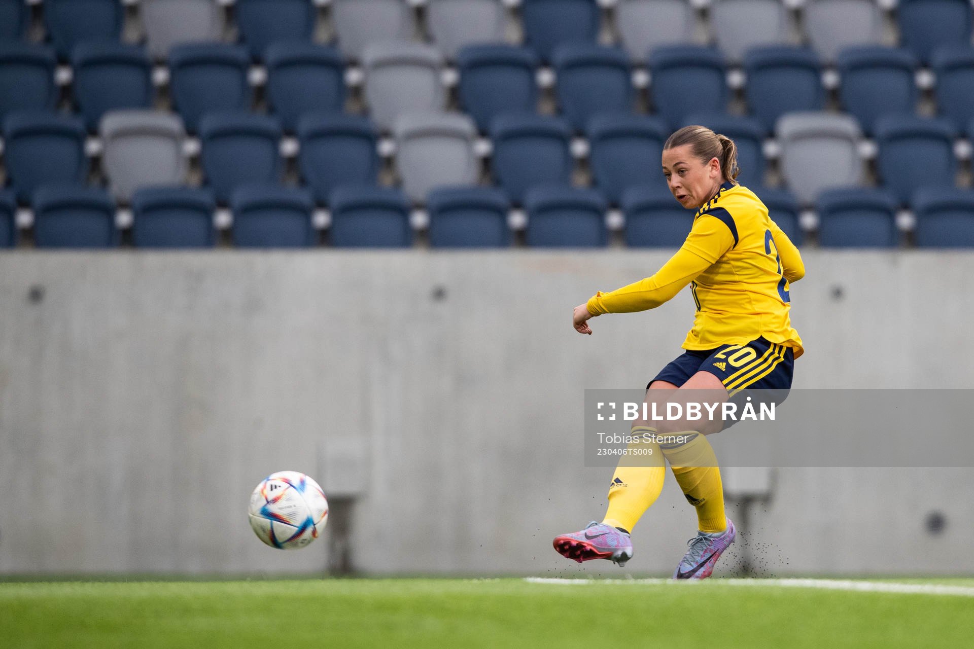 Cornelia Kapocs of Sweden scores the 1-0 goal