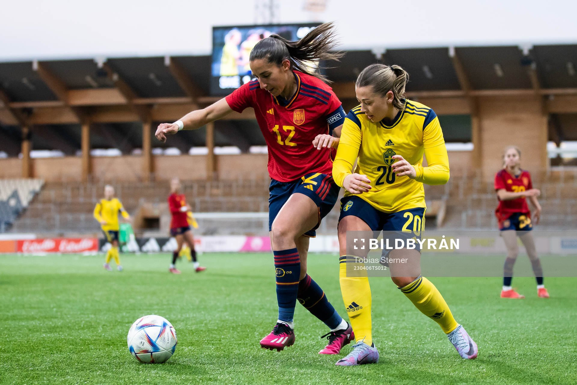 Lucia Rodriguez Herrero of Spain and Cornelia Kapocs of