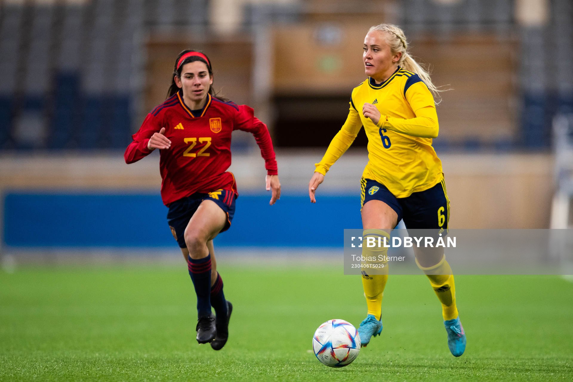 Ane Elexpuru Anorga of Spain and Alva Selerud of Sweden