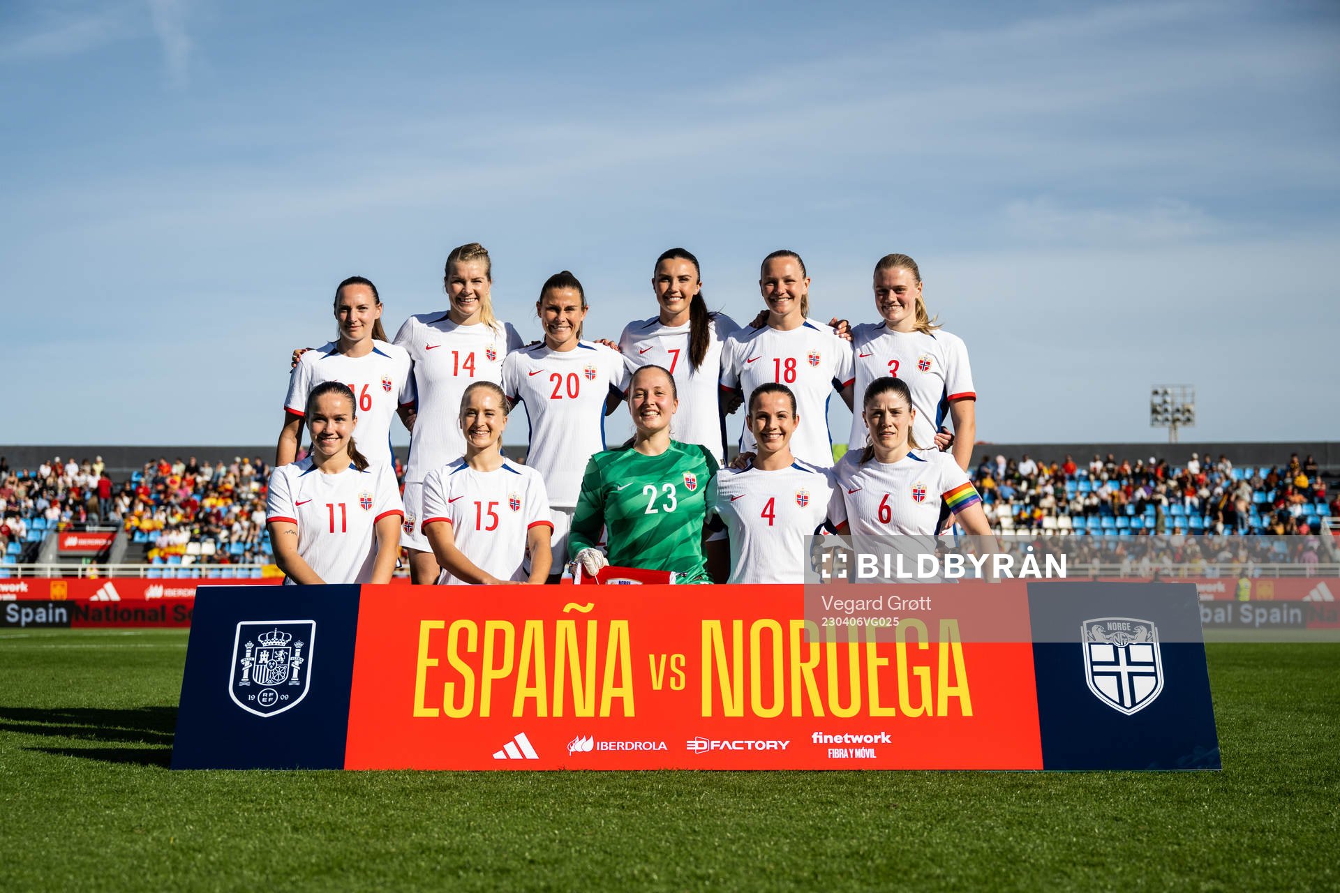 The starting eleven of Norway pose for a team photo
