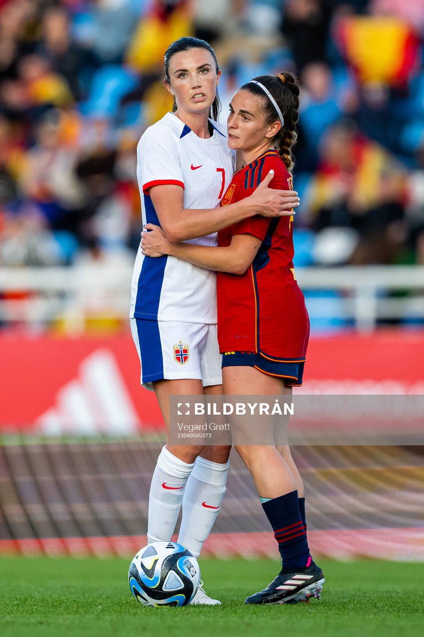 Ingrid Syrstad Engen of Norway and Teresa Abelleira of Spain