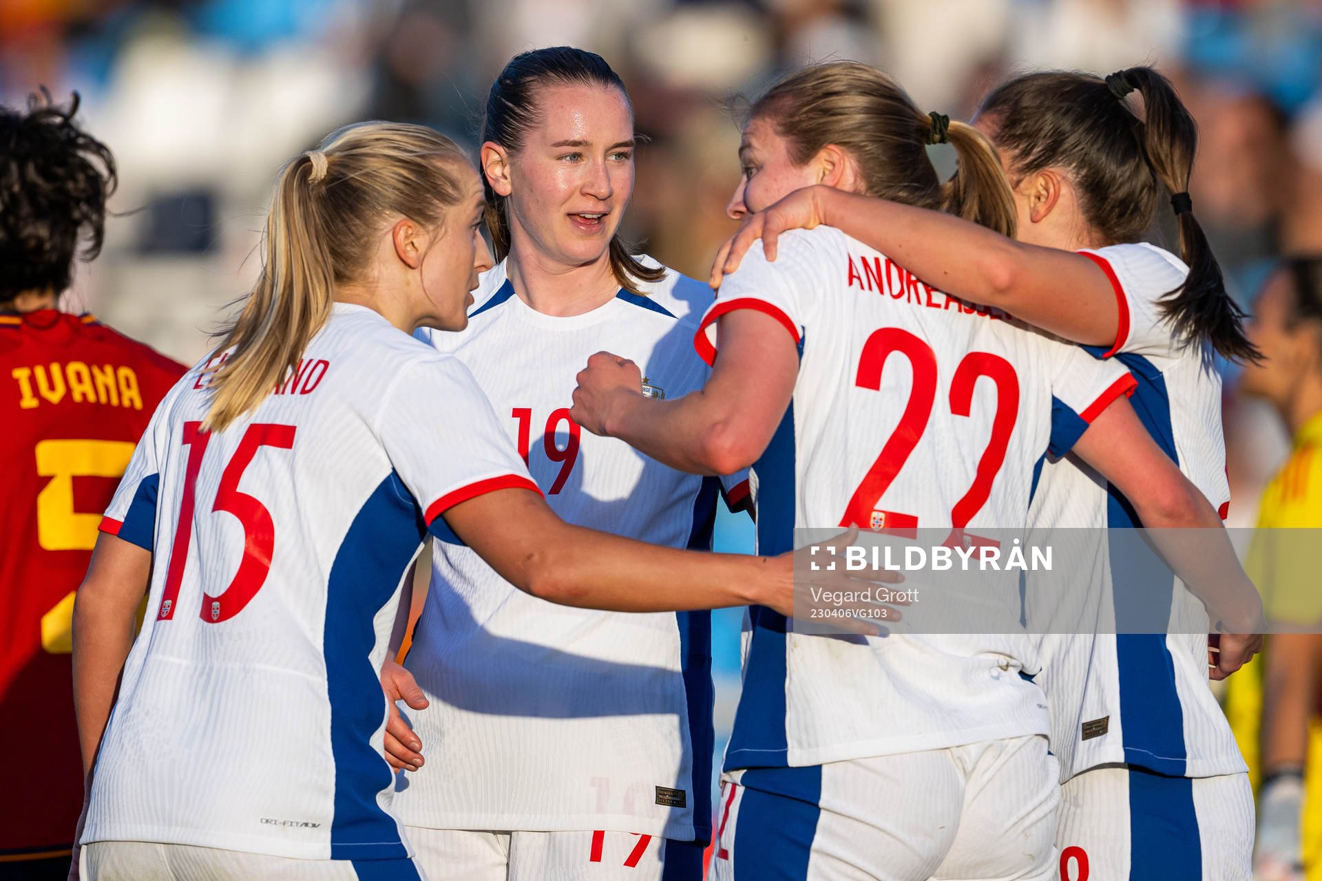 Cesilie Andreassen of Norway celebrates with teammates