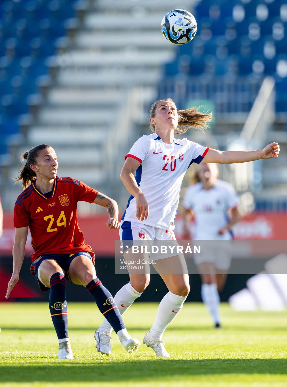 Sheila Garcia of Spain and Emilie Bosshard Haavi of Norway
