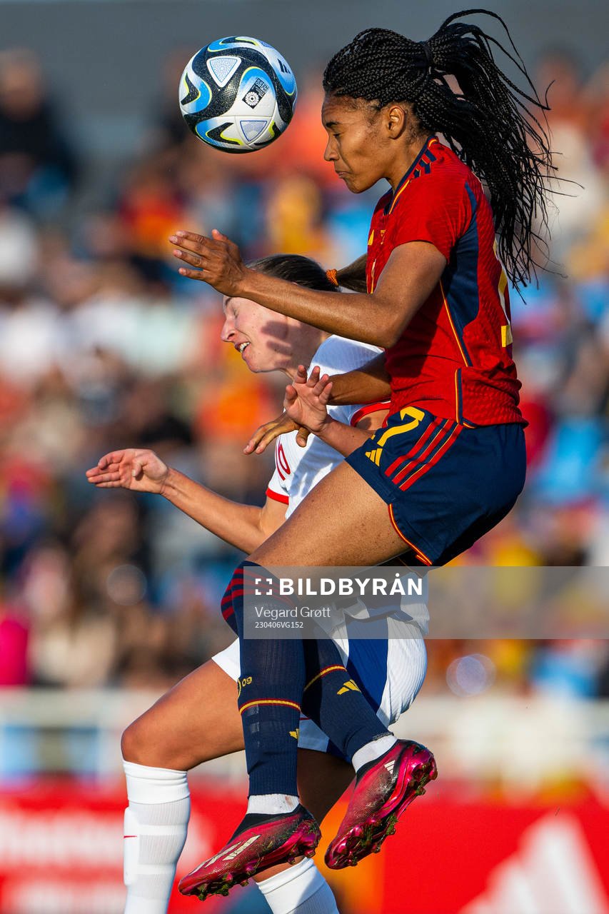 Marit Bratberg Lund of Norway and Salma Paralluelo of Spain