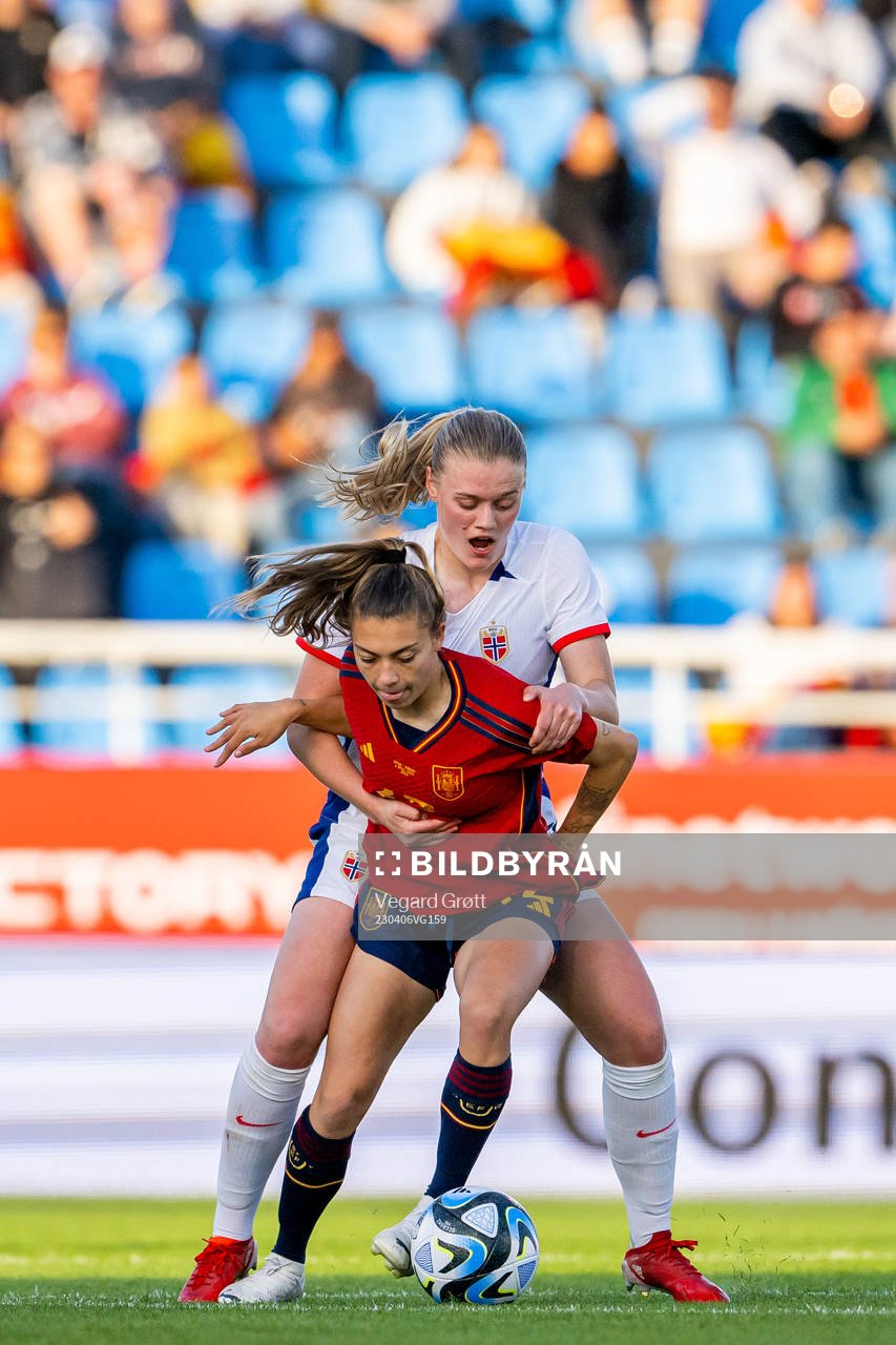 Mathilde Harviken of Norway and Asun of Spain