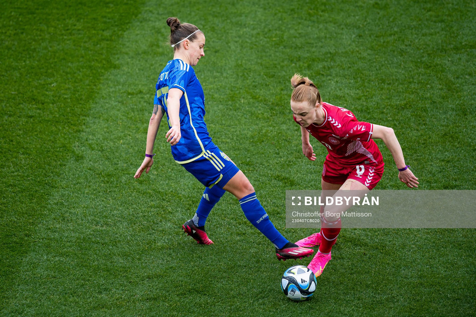 Julia Zigiotti Olme of Sweden and Karen Holmgaard of Denmark