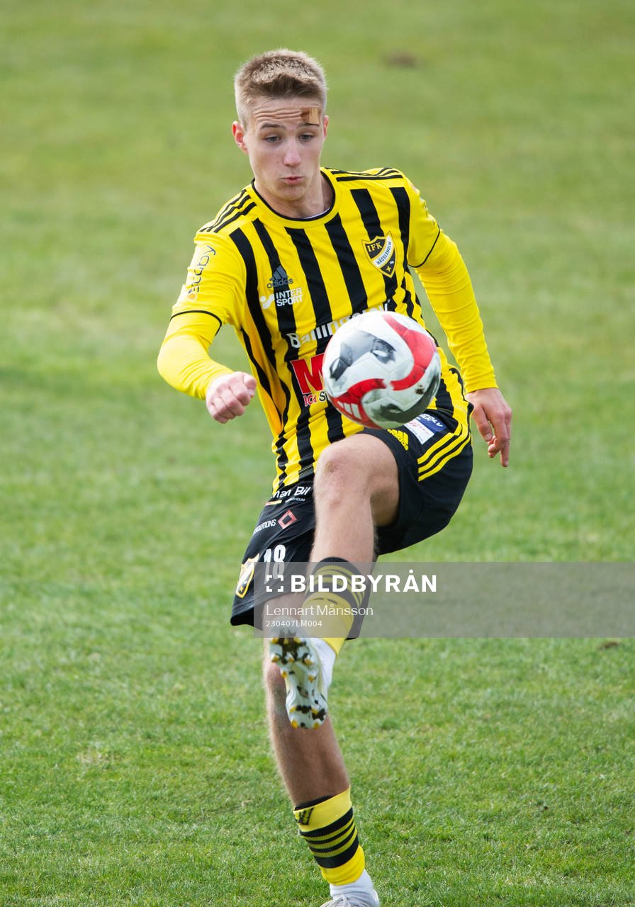 IFK Hässleholms André Gustafson i matchen i div. 2 mellan