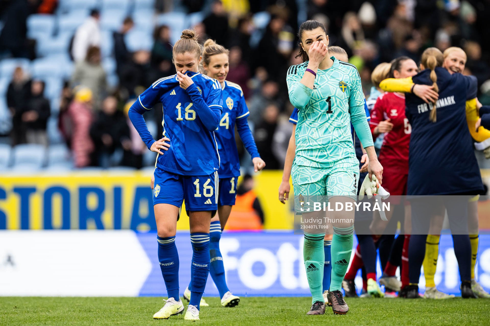 Filippa Angeldahl and goalkeeper Zecira Musovic of Sweden
