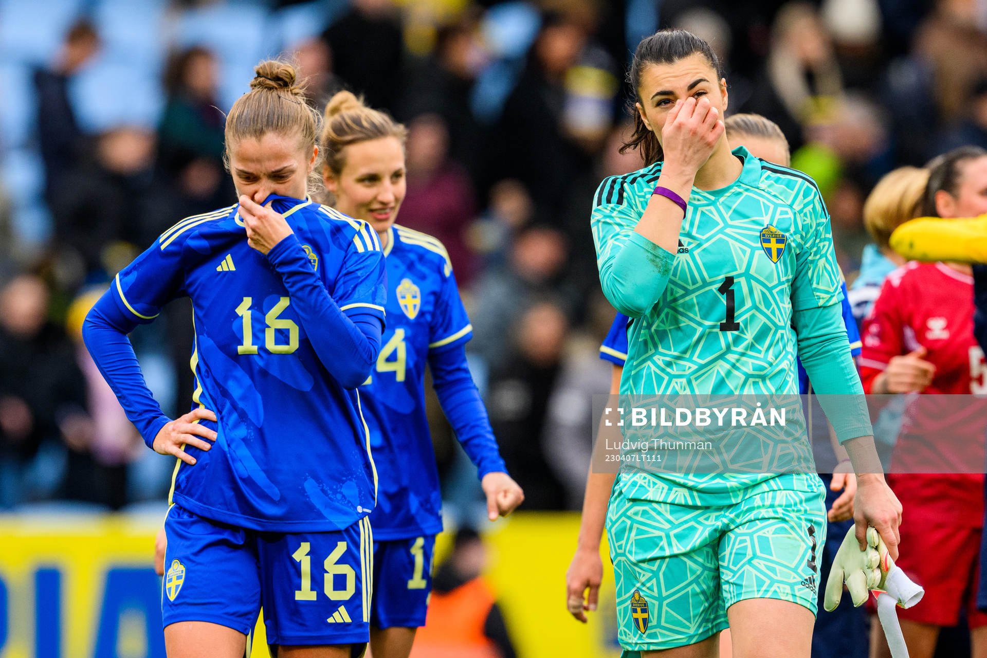 Filippa Angeldahl and goalkeeper Zecira Musovic of Sweden