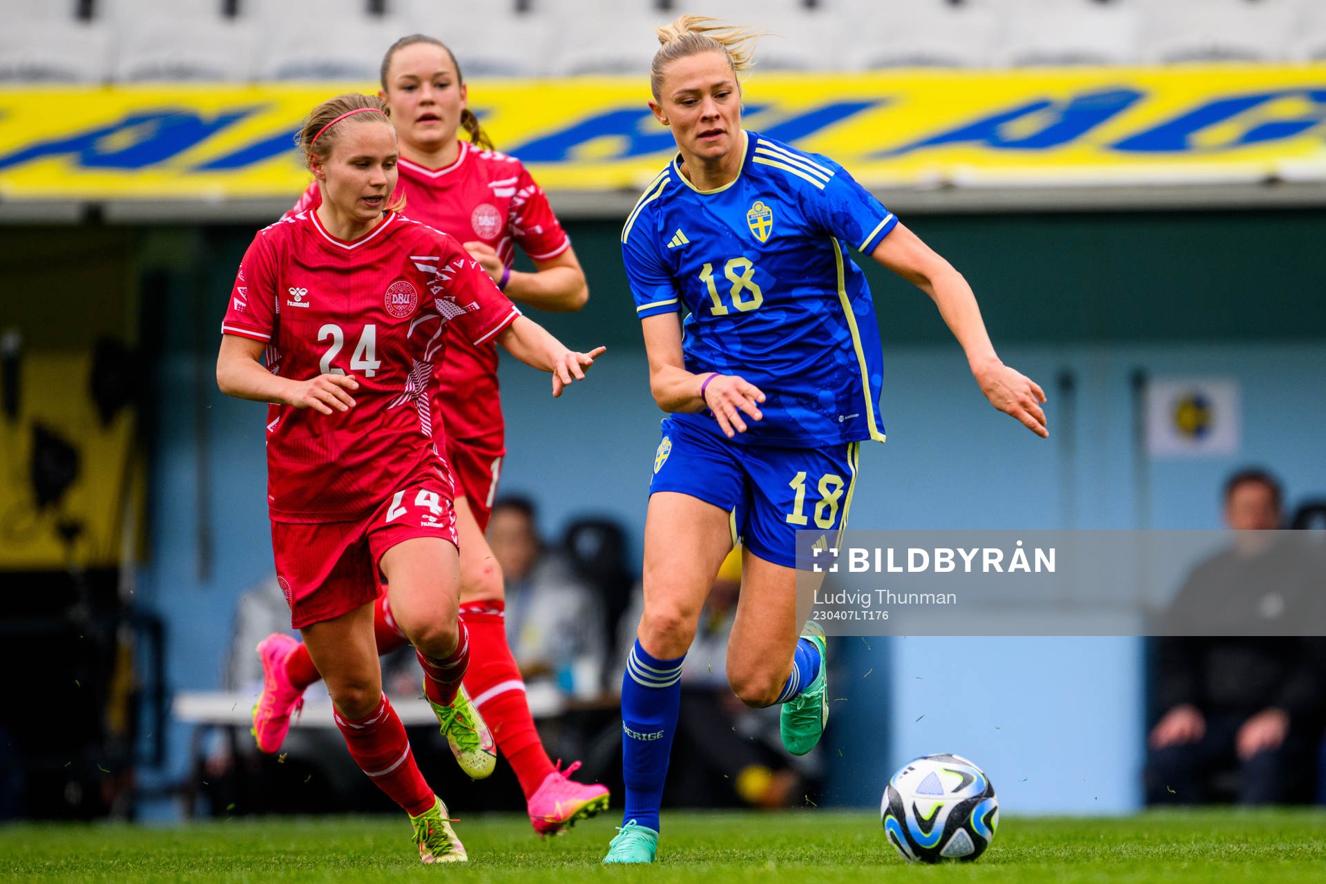 Josefine Hasbo of Denmark and Fridolina Rolfö of Sweden