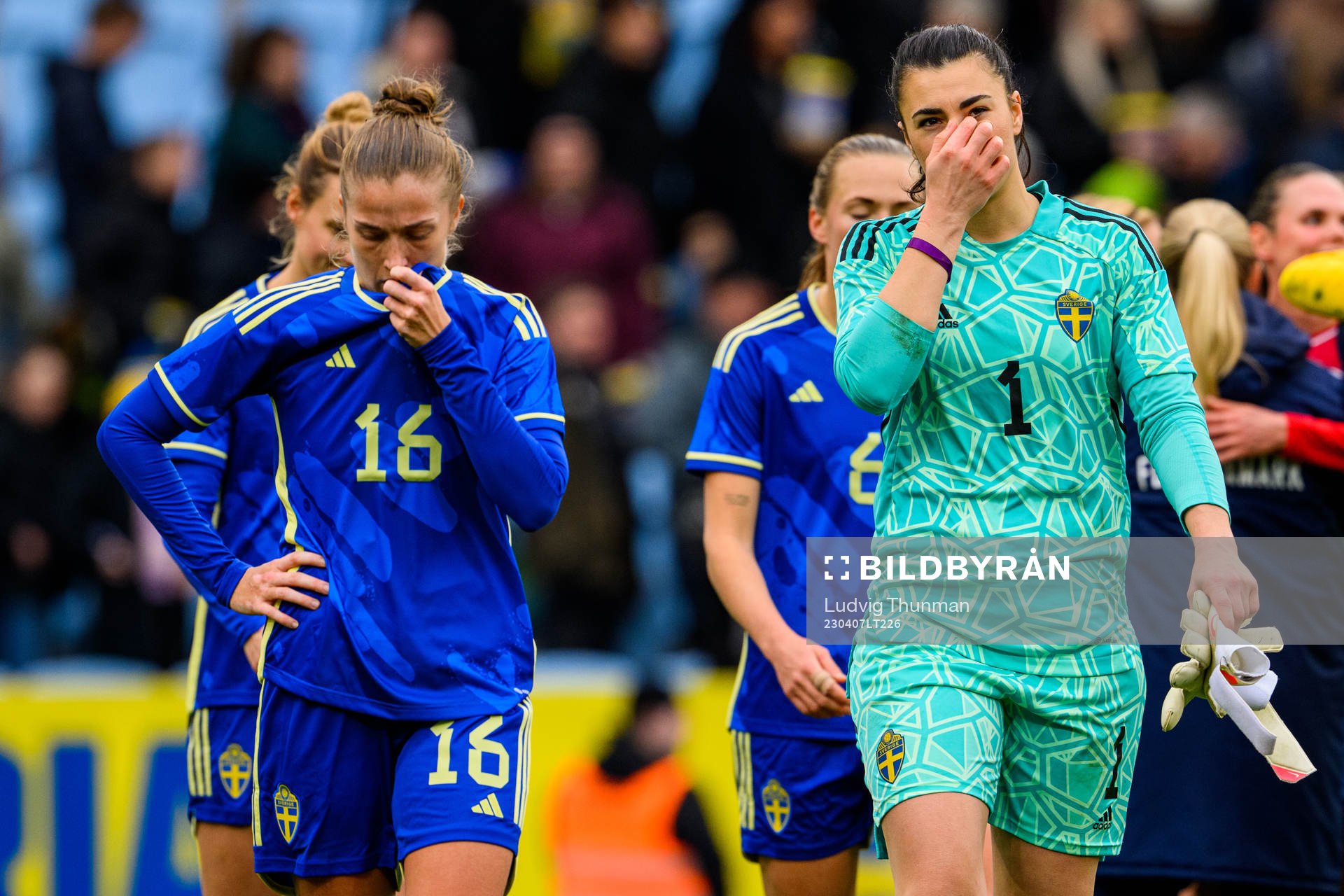 Filippa Angeldahl and goalkeeper Zecira Musovic of Sweden