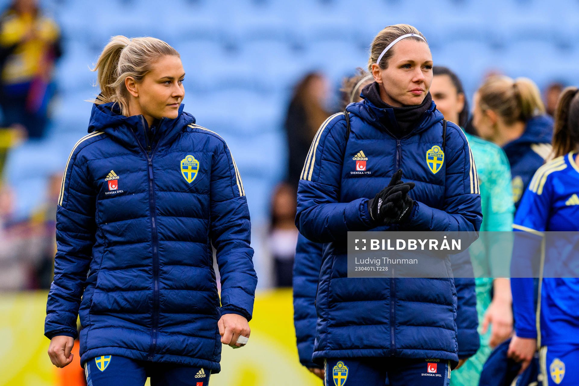 Amanda Nildén and goalkeeper Jennifer Falk