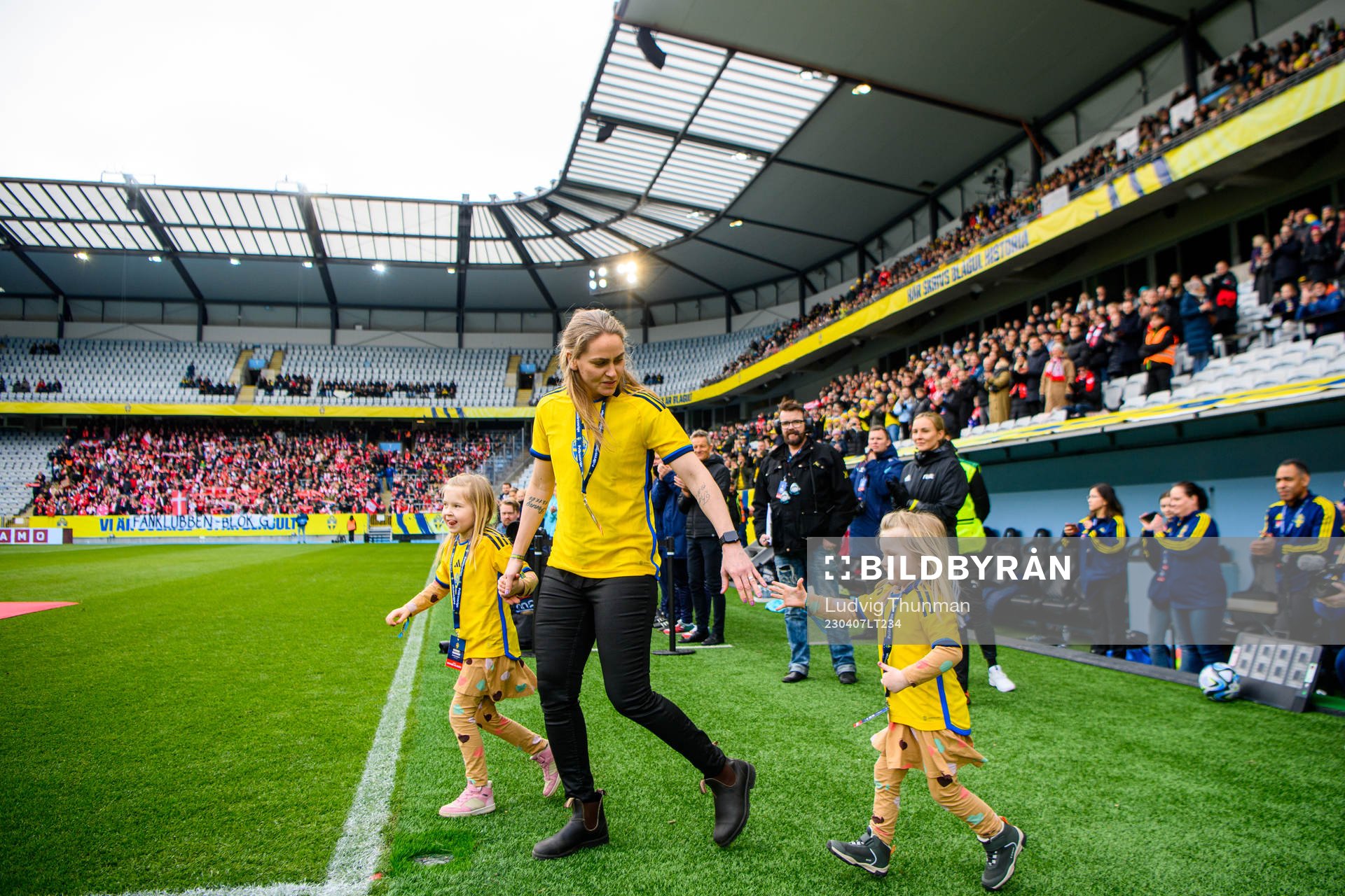 Lisa Dahlkvist with her children