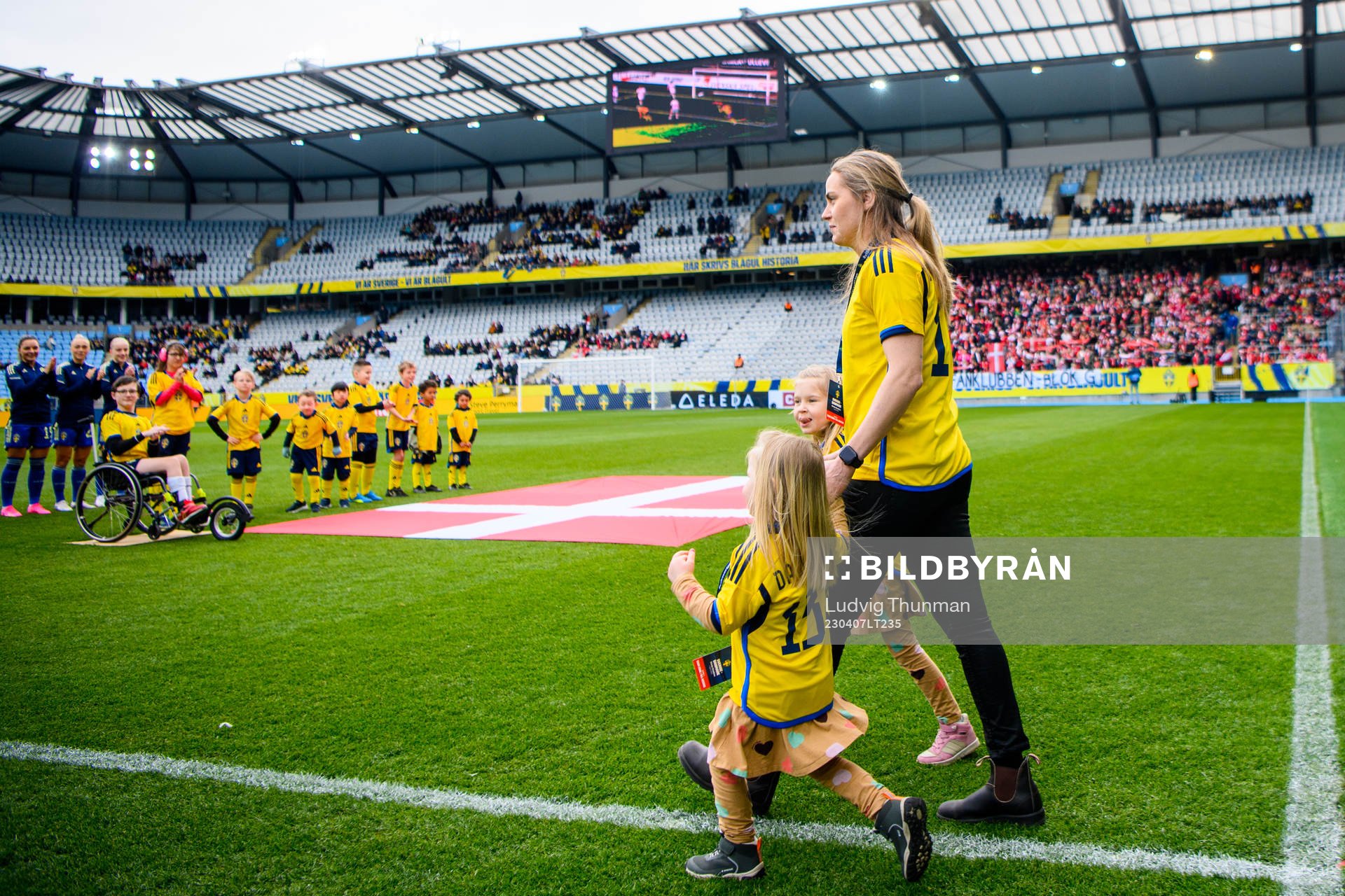 Lisa Dahlkvist with her children