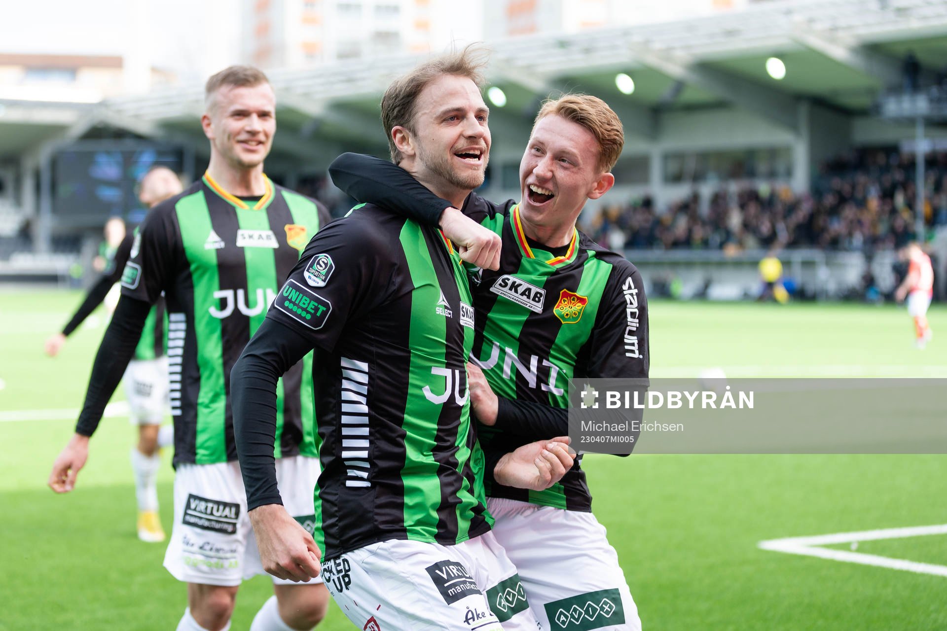 GAIS Gustav Lundgren jublar ihop med Julius Lindberg
