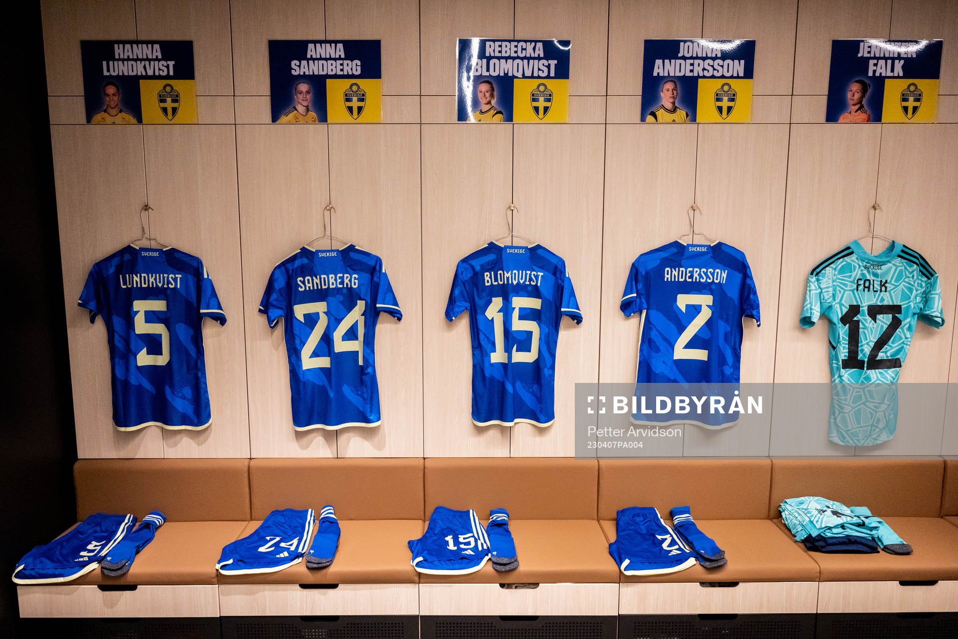 Jerseys of Hanna Lundkvist, Anna Sandberg, Rebecka