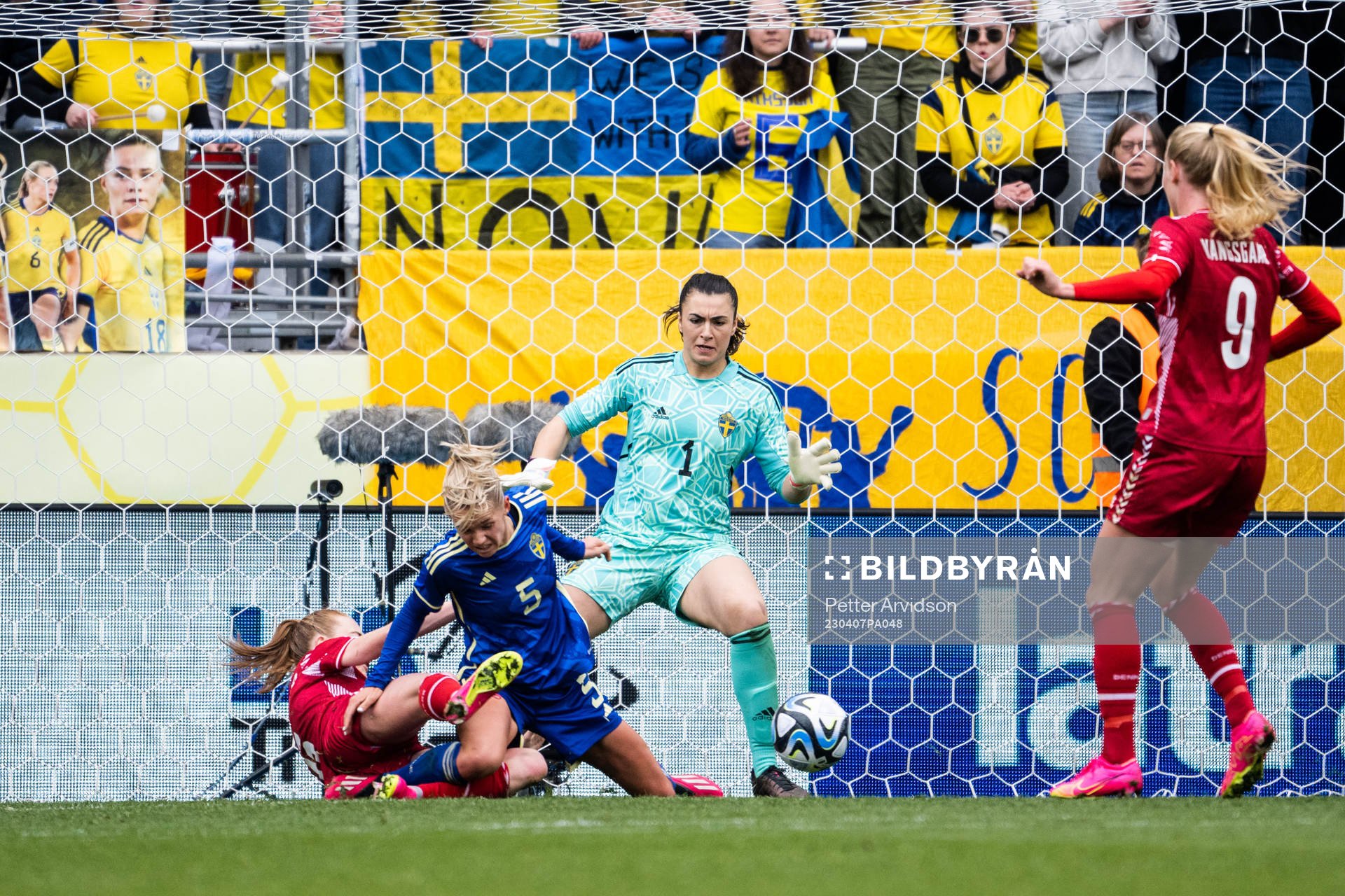 goalkeeper Zecira Musovic of Sweden