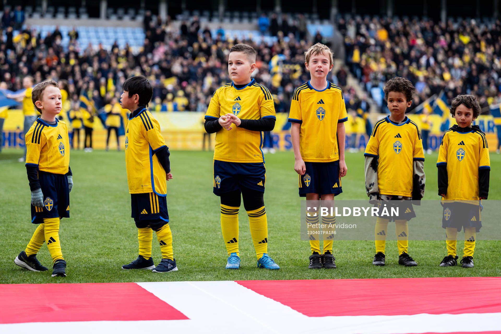 Mascots ahead of the women's international friendly football match between Sweden and Denmark on April 7, 2023 in Malmö. 