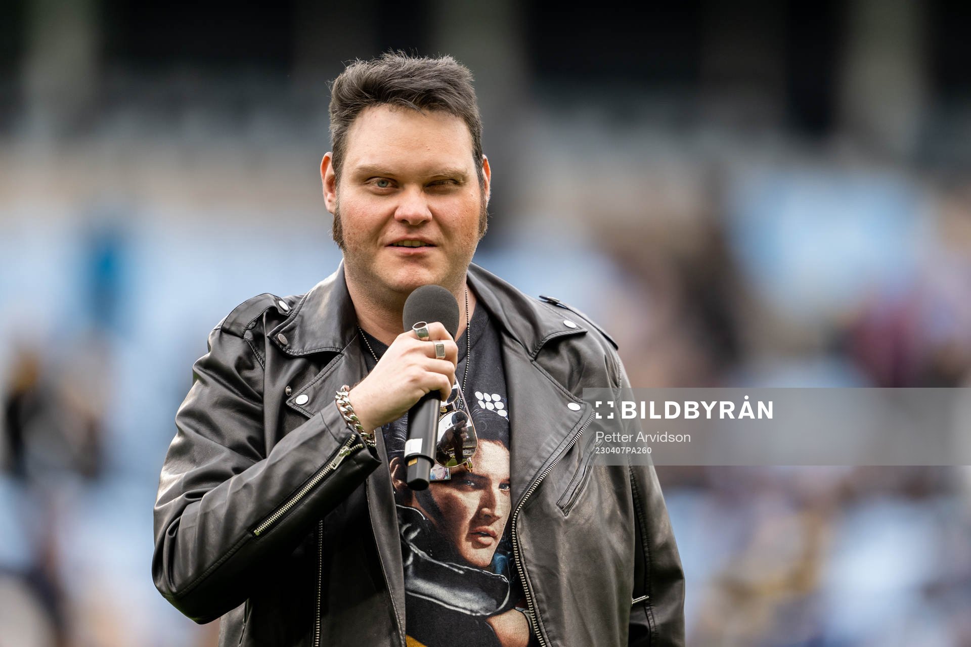 ”Elvis” at half time