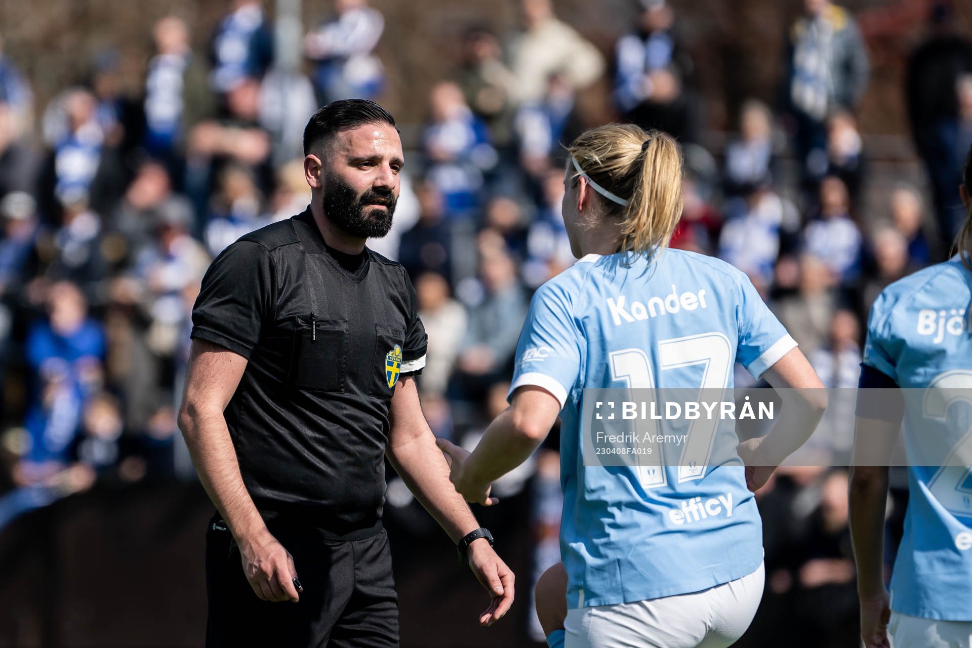 Domare Bilal Tillo och Malmö FFs Amanda Kander