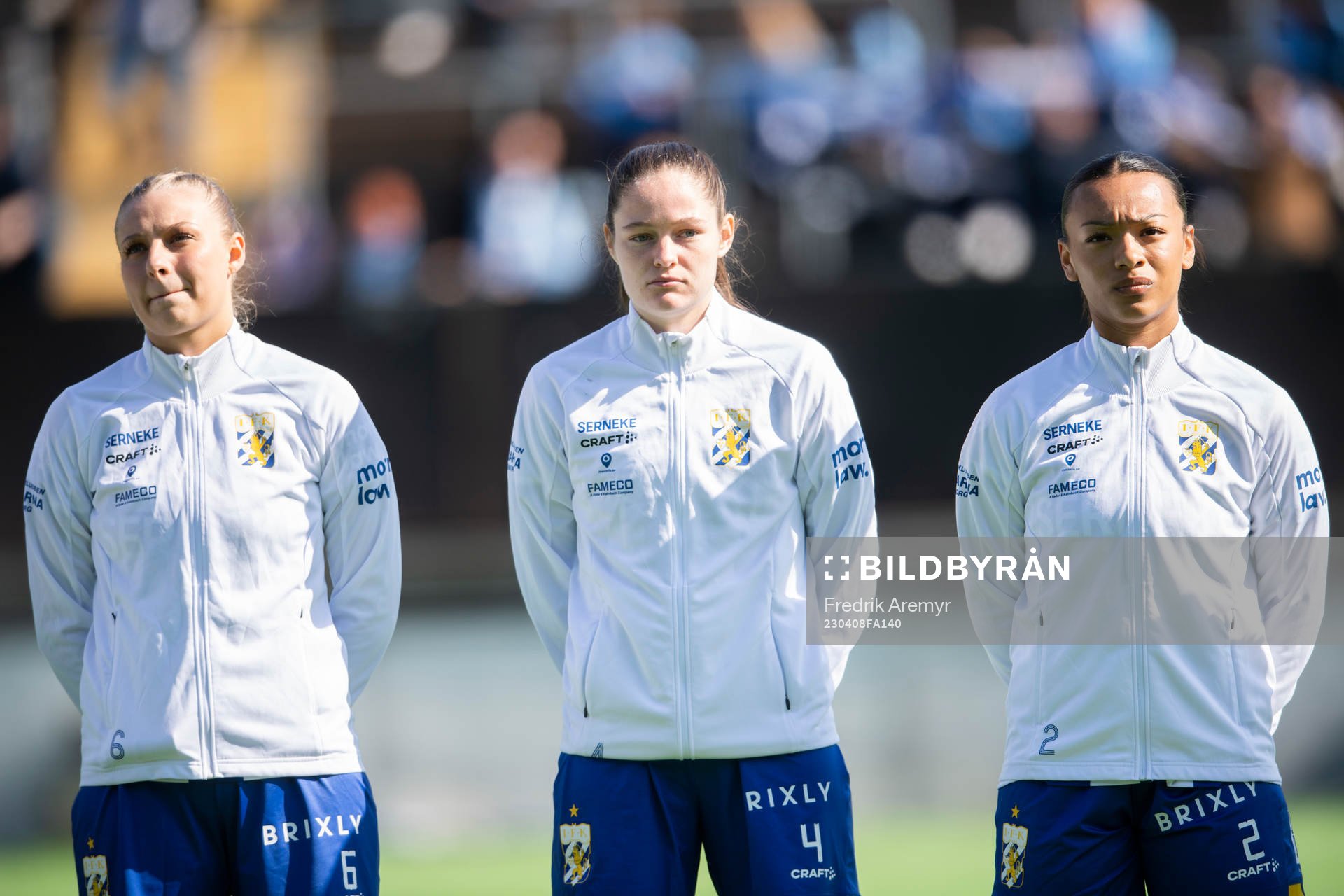 IFK Göteborgs Filippa Hopkins , Nathalie Andersson och Ashley Hall Hellström inför fotbollsmatchen i Division 1 södra mellan IFK Göteborg och Malmö FF den 8 april 2023 i Göteborg.