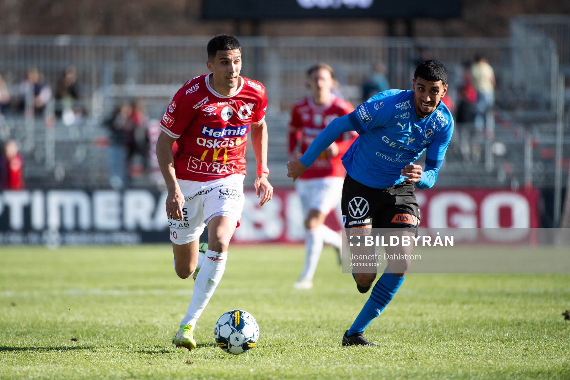 Degerfors Elyas Bouzaiene och Halmstads Amir Al-Ammari