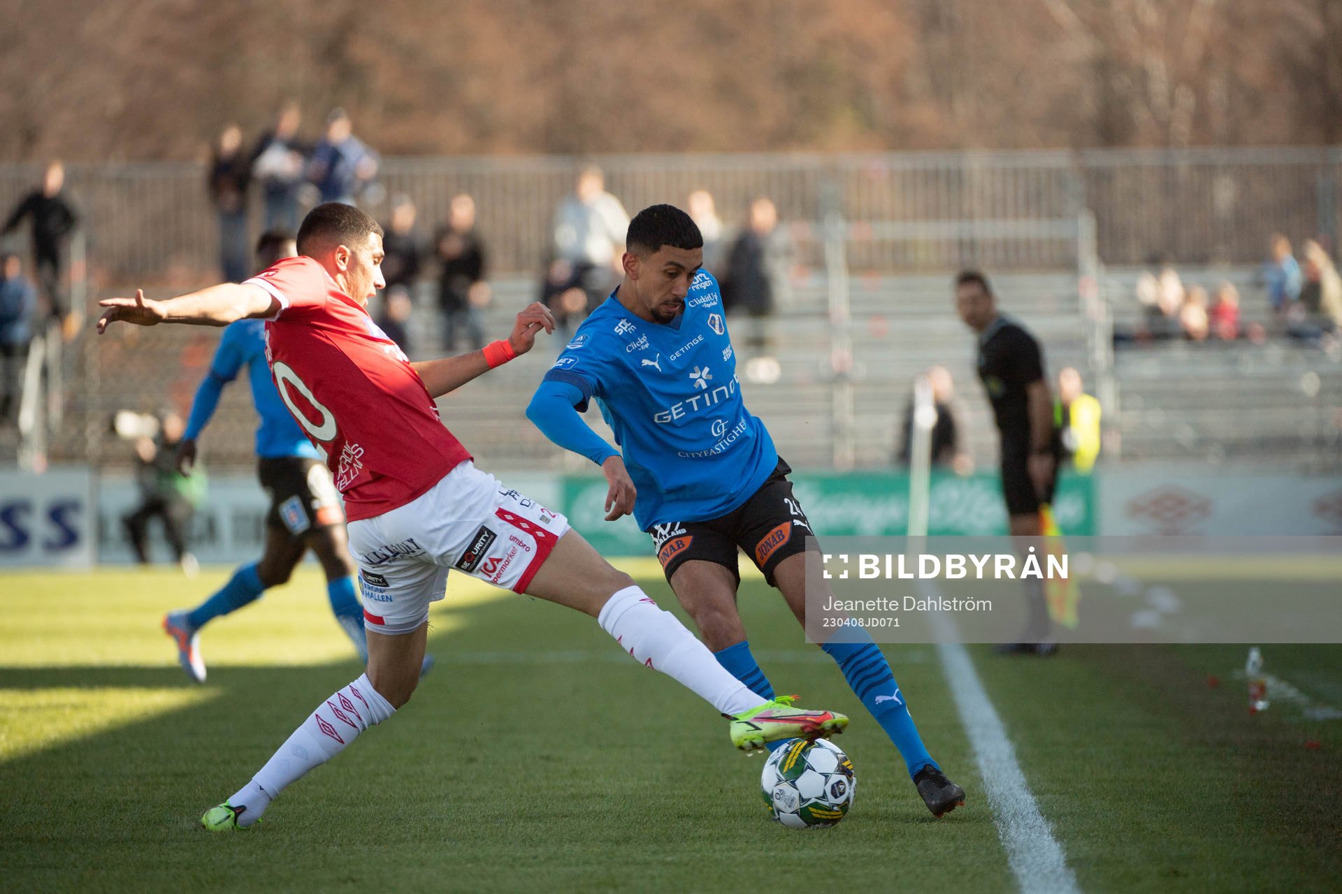 Degerfors Elyas Bouzaiene och Halmstads Amir Al-Ammari