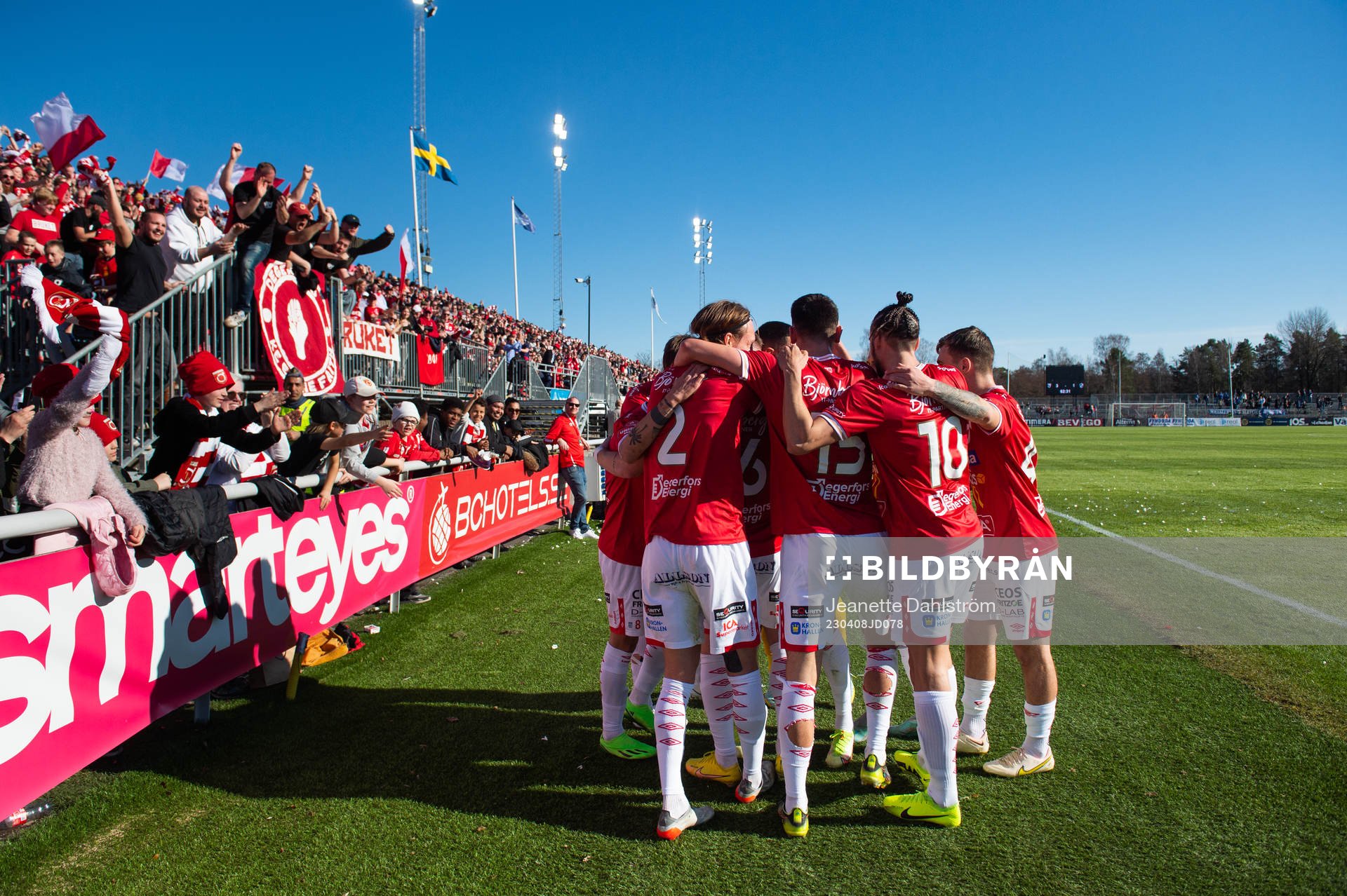 Degerfors spelare jublar