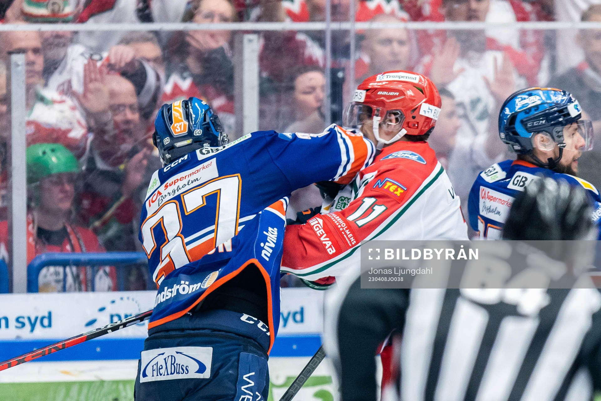 Växjös Glenn Gustafsson och Frölundas Erik Borg i bråk