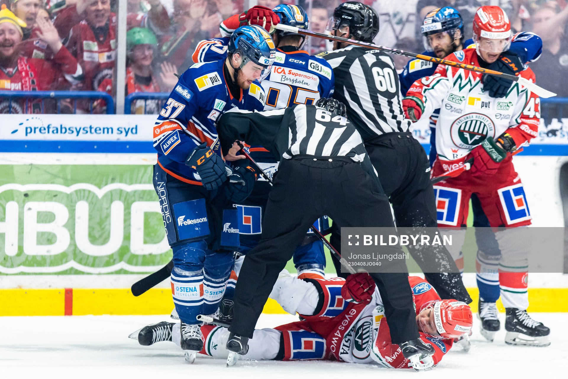 Växjös Glenn Gustafsson och Frölundas Erik Borg i bråk