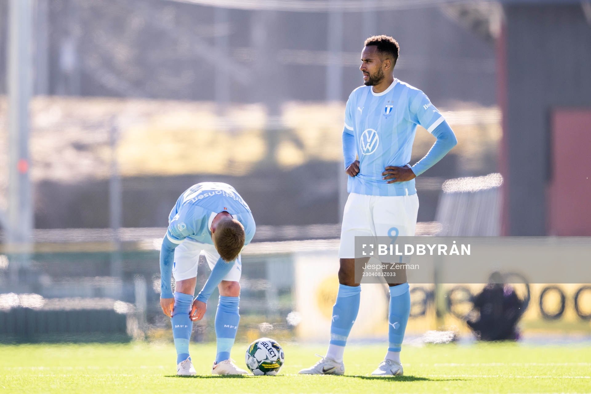 Malmö FFs Anders Christiansen och Isaac Kiese Thelin deppar