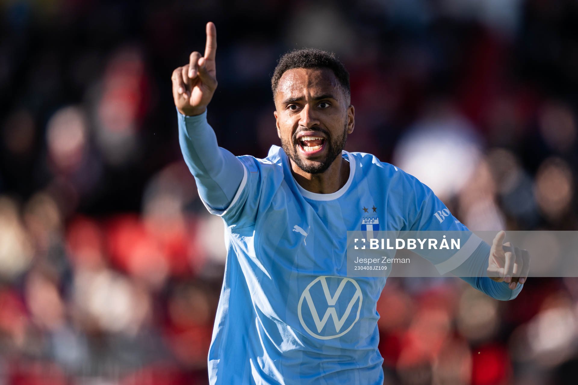 Malmö FFs Isaac Kiese Thelin reagerar mot ett domslut